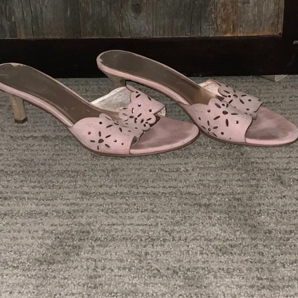 Pink, Suede, Anne Klein low-heels | Size 6
